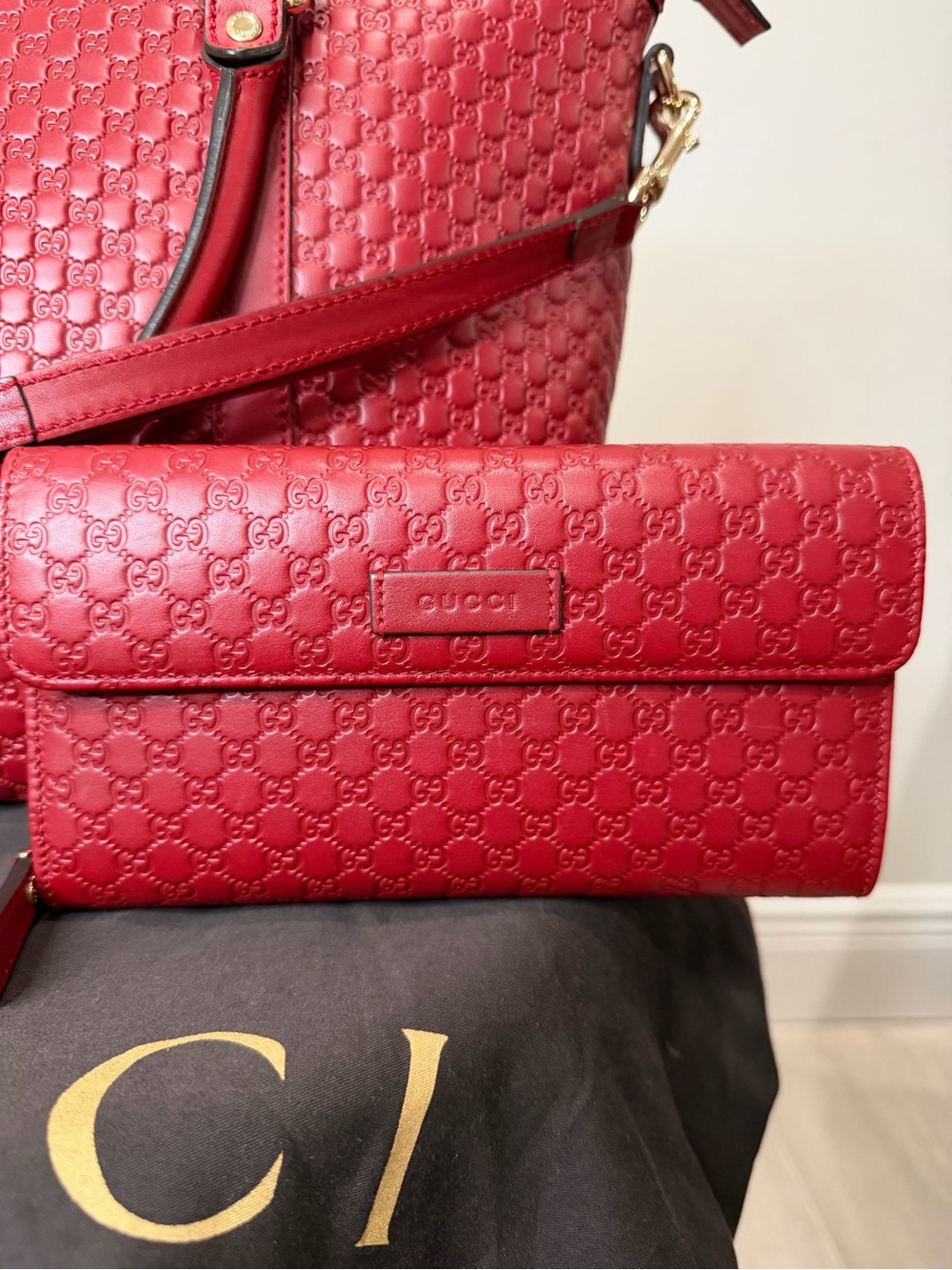 Gucci Microguccissima
Continental Flap Wallet Red
Leather